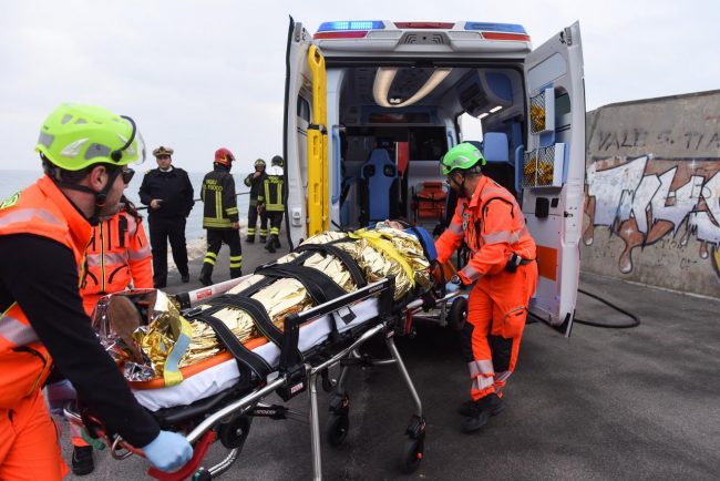 esercitazione-guardia-costiera-vdf-croce-verde-118-porto-civitanova-9