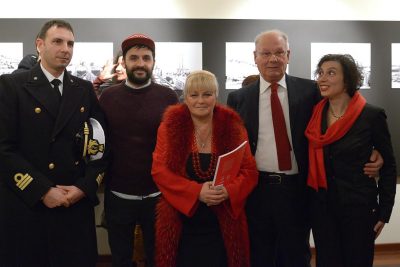 Nella foto il comandante della capitaneria Angelo De Tommasi, Giulio Vesprini, Cristiana Cecchetti, Primo Recchioni e Francesca Iacopini