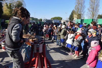 inaugurazione-isola-ecologca-riciclo-civitanova-FDM-2-400x267