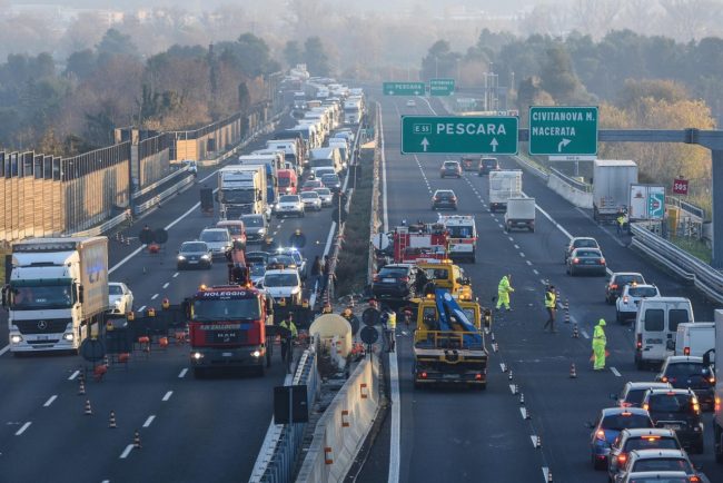 incidente-autostrada-a14-casello-civitanova-fdm-3