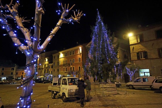 prova_luci_piazza_mazzini_foto_del_brutto-3