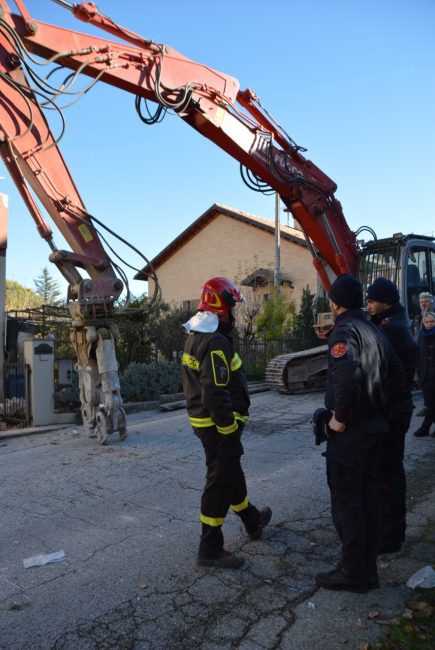 terremoto_abbattimento_tolentino-4-435x650