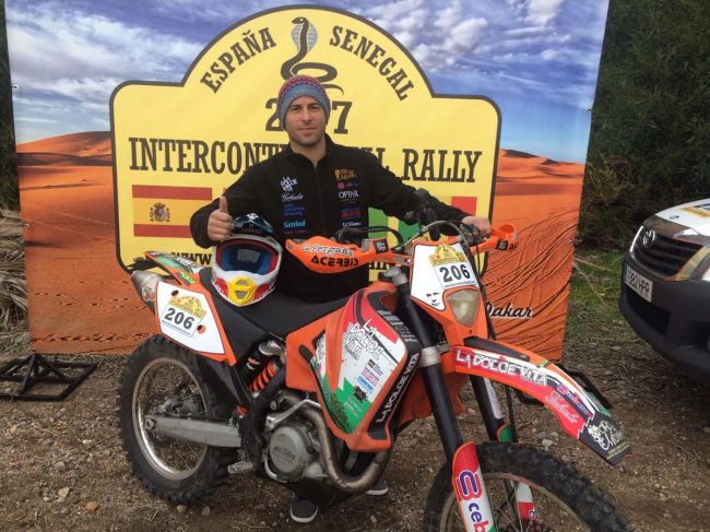albert-arra-dakar-moto-viaggio-sarnano-3-650x487