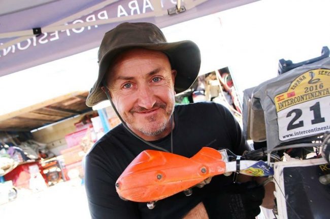 albert-arra-dakar-moto-viaggio-sarnano-4-650x433