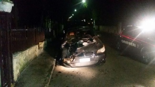 auto-a-fuoco-civitanova-via-foscolo