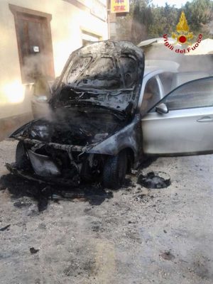incendio-auto-passo-treia-1-300x400