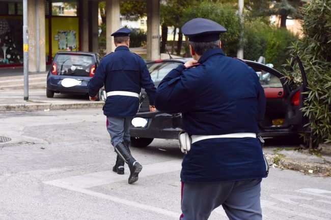 incidente-auto-contro-colonna-civitanova-foto-federico-de-marco-10-650x433