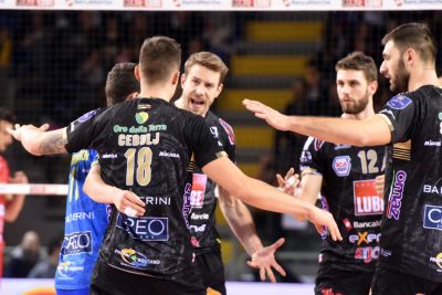 luve-volley-vibo-valentia-esultanza-1-400x267