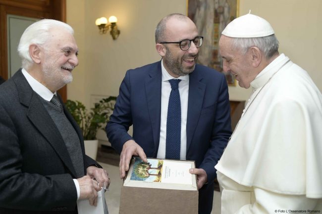 mastrovincenzo-papa-francesco-2-650x433