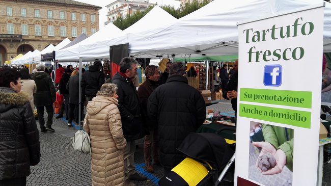 mercato-sibillini-civitanova_foto-LB-2-650x365