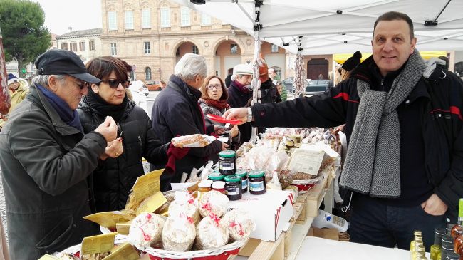 mercato-sibillini-civitanova_foto-LB-7-650x365