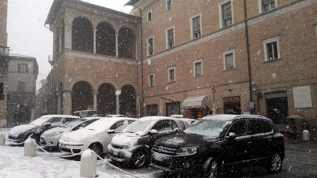 neve-macerata-gennaio-2017_Foto-LB-2-650x365