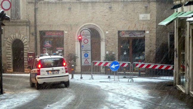neve-macerata-gennaio-2017_Foto-LB-4-1-650x366