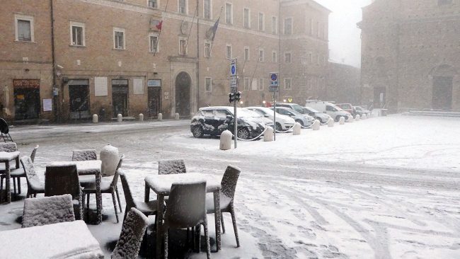 neve-macerata-gennaio-2017_Foto-LB-9-1-650x366
