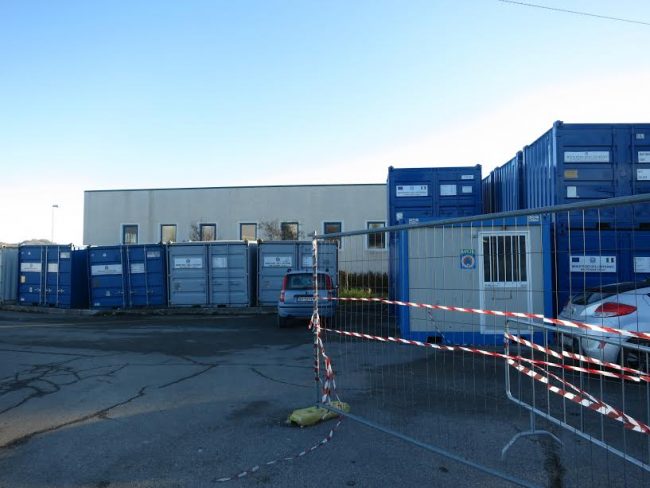 rotary-palace-container