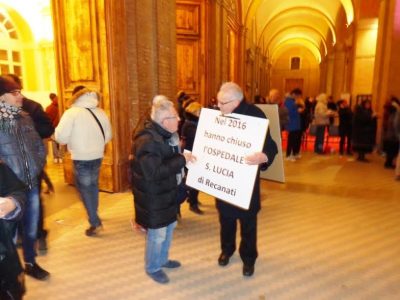 sit-in-capodanno-pro-ospedale2-400x300