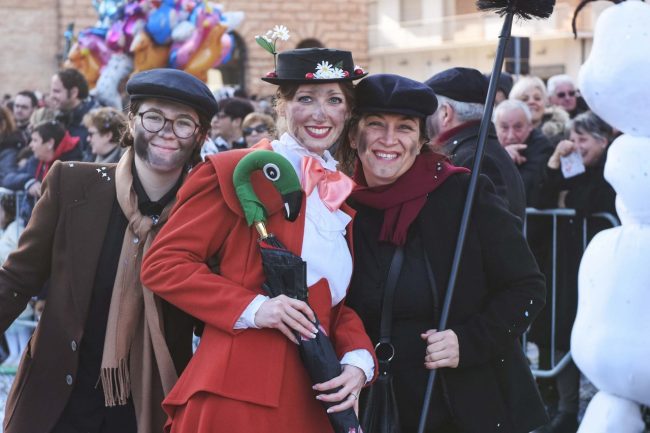 carnevale-carri-gruppi-mascherati-civitanova-FDM-15-650x433