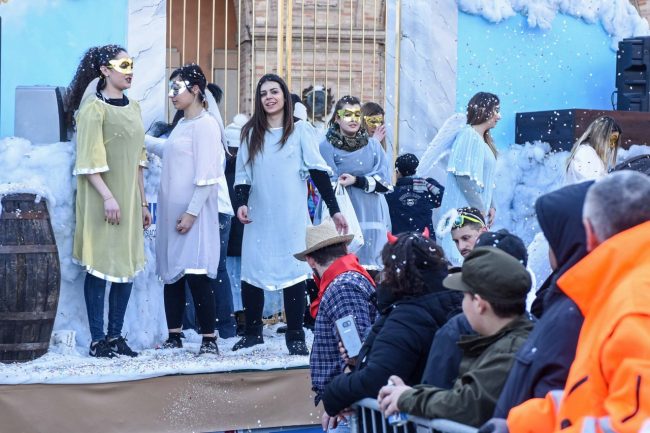 carnevale-carri-gruppi-mascherati-civitanova-FDM-21-650x433