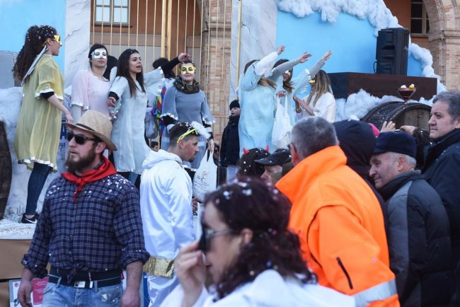 carnevale-carri-gruppi-mascherati-civitanova-FDM-22-650x434