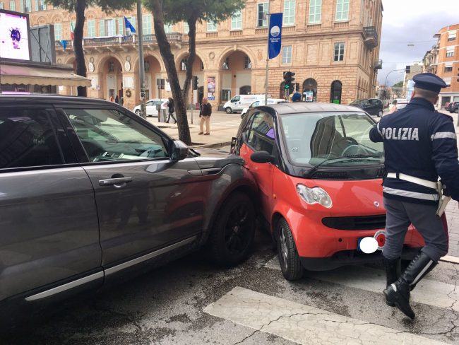 incidente-civitanova-piazza-XX-settembre-1-650x488