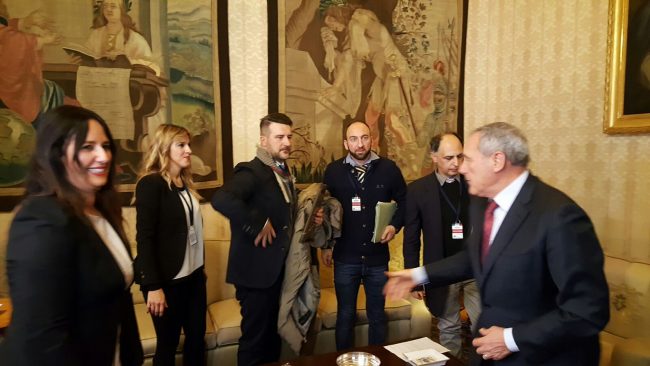incontro-delegazione-manifestazione-terremotati-a-roma-con-il-presidente-del-senato-Grasso-4-650x366