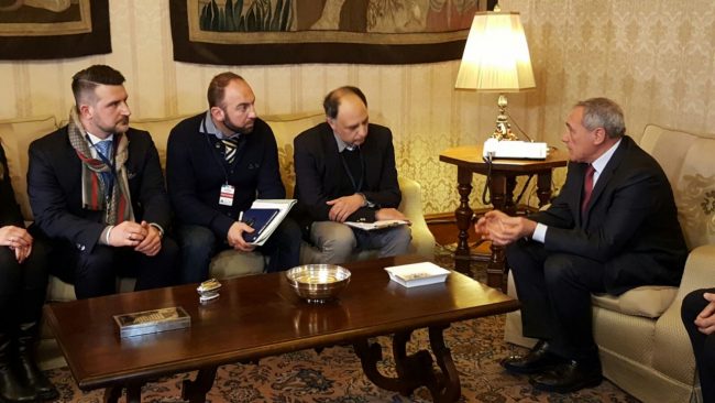incontro-delegazione-manifestazione-terremotati-a-roma-con-il-presidente-del-senato-Grasso-5-650x366