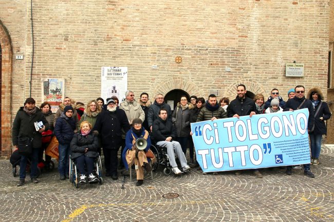protesta-disabili-macerata_Foto-LB-1-650x433