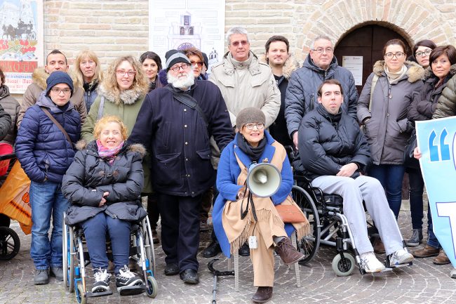 protesta-disabili-macerata_Foto-LB-2-650x433