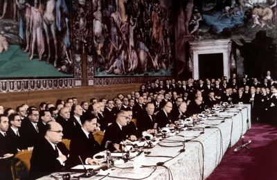 01-Firma_dei_trattati_di_Roma_1957-400x260