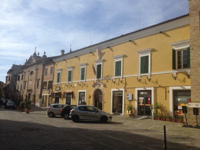 Facciata-palazzo-comunale-4-400x300