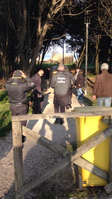 blitz-polizia-pineta-porto-recanati-4-366x650