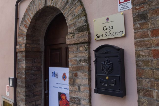 casa-accoglienza-san-silvestro-interni-e-ingresso-civitanova-alta-6-650x434