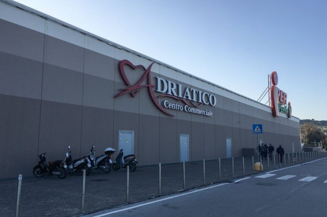centro-commerciale-cuore-adriatico-ingresso-civitanova-2-650x433