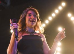 Cristina D’Avena ad Artemigrante,  concerto in piazza della Libertà:  «Un regalo al nostro pubblico»