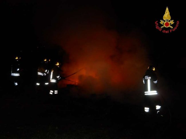 incendio-furgone-corridonia-1-650x488