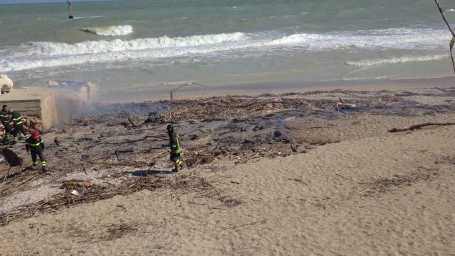 incendio_sterpaglie_porto_recanati-5-650x366