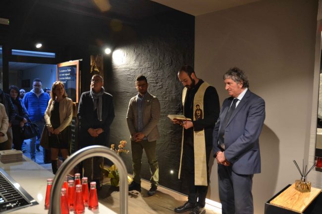 la-benedizione-con-don-Vito