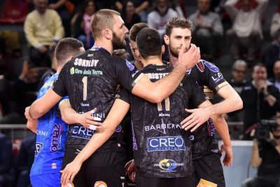 lube-volley-berlin-recycling-volleys-10-400x267
