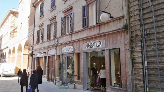 movida-corso-repubblica-cambio-infissi_foto-LB-2-650x365
