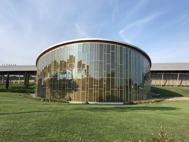 GIOVANI-IMPRENDITORI-DI-CONFINDUSTRIA-MACERATA-IN-VISITA-ALLA-TECHNOGYM-4-650x488