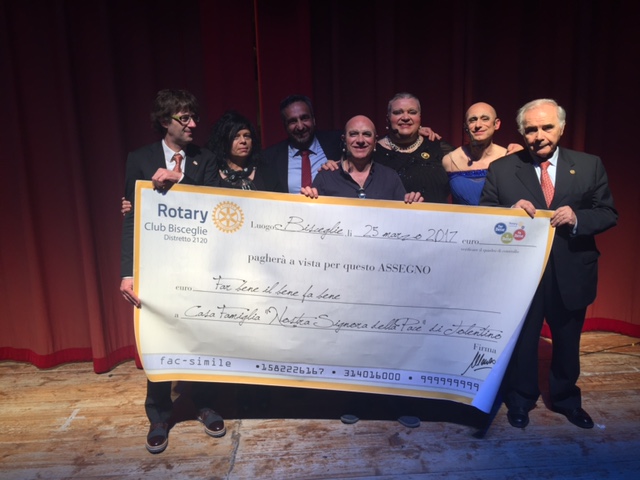 ROTARY-BISCEGLIE-ASSEGNO-IMG_2936