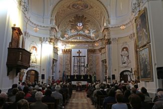Venerd_-Santo-a-Treia-01-325x217