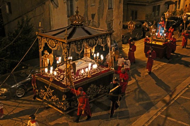 Venerd_-Santo-a-Treia-12-650x433