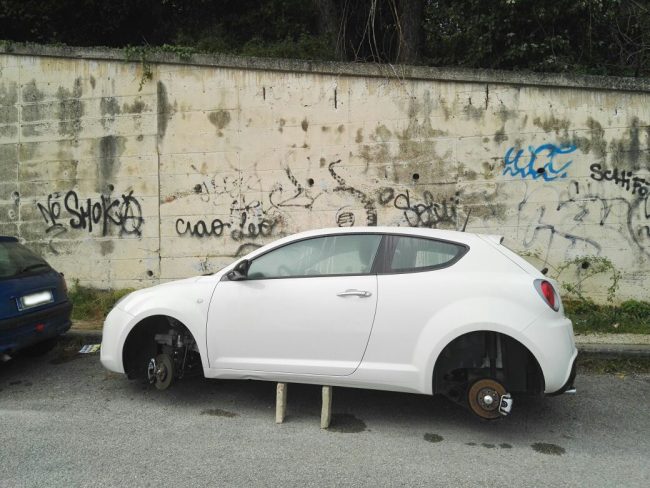 alfa-mito-furto-gomme