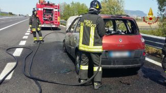 auto-a-fuoco-porto-recanarti