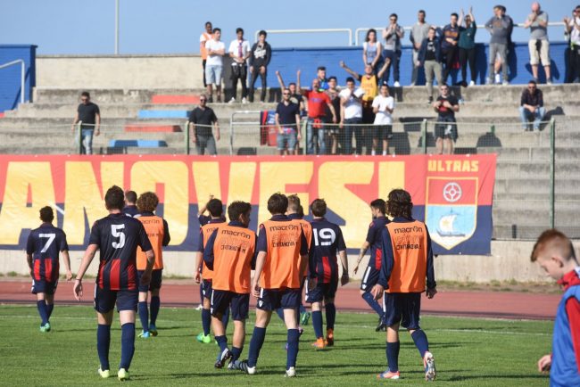 civitanovese-jesina-disperazione-squadra-sconfitta-FDM-29-650x434