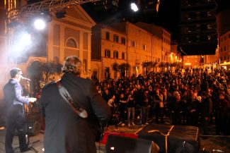 concerto-statuto-25-aprile-piazza-mazzini-macerata_foto-LB-7-325x217