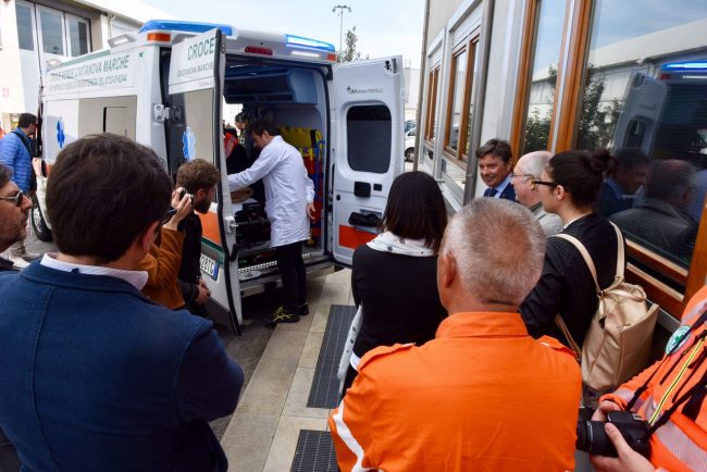 consegna_ambulanza_ica_croce_verde-1-650x434