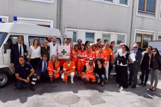 consegna_ambulanza_ica_croce_verde-2-325x217
