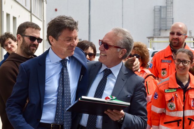 consegna_ambulanza_ica_croce_verde-4-650x433